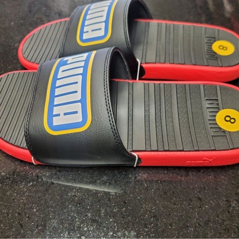 Sz 8 puma slides black & red